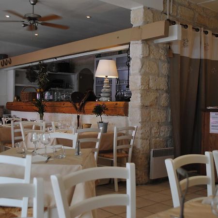 Hotel Restaurant Le Provencal لو غراو دو روا المظهر الخارجي الصورة