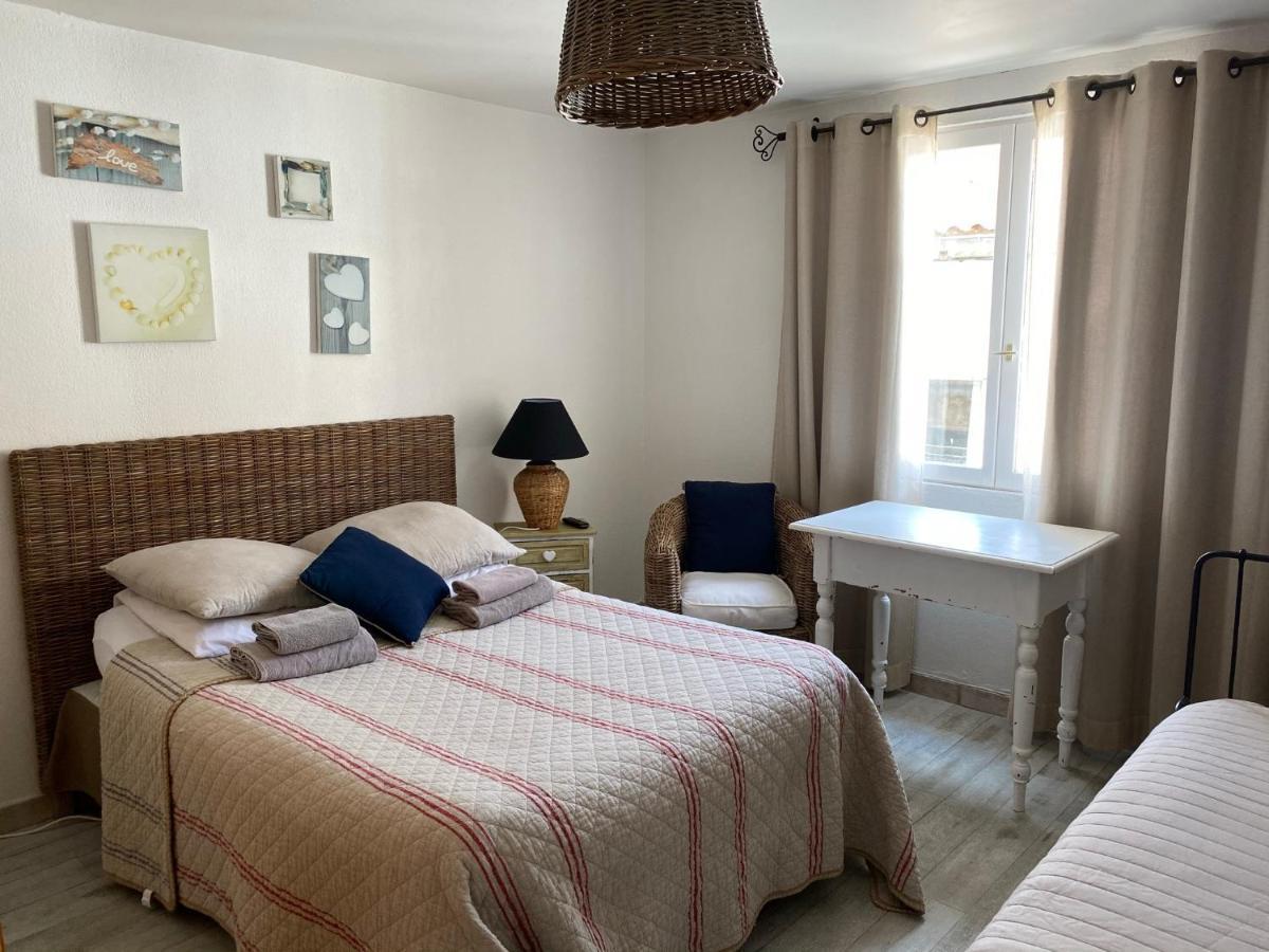 Hotel Restaurant Le Provencal لو غراو دو روا المظهر الخارجي الصورة