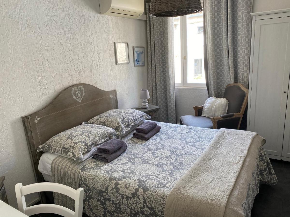 Hotel Restaurant Le Provencal لو غراو دو روا المظهر الخارجي الصورة