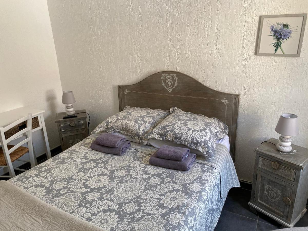 Hotel Restaurant Le Provencal لو غراو دو روا المظهر الخارجي الصورة