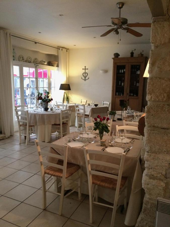 Hotel Restaurant Le Provencal لو غراو دو روا المظهر الخارجي الصورة