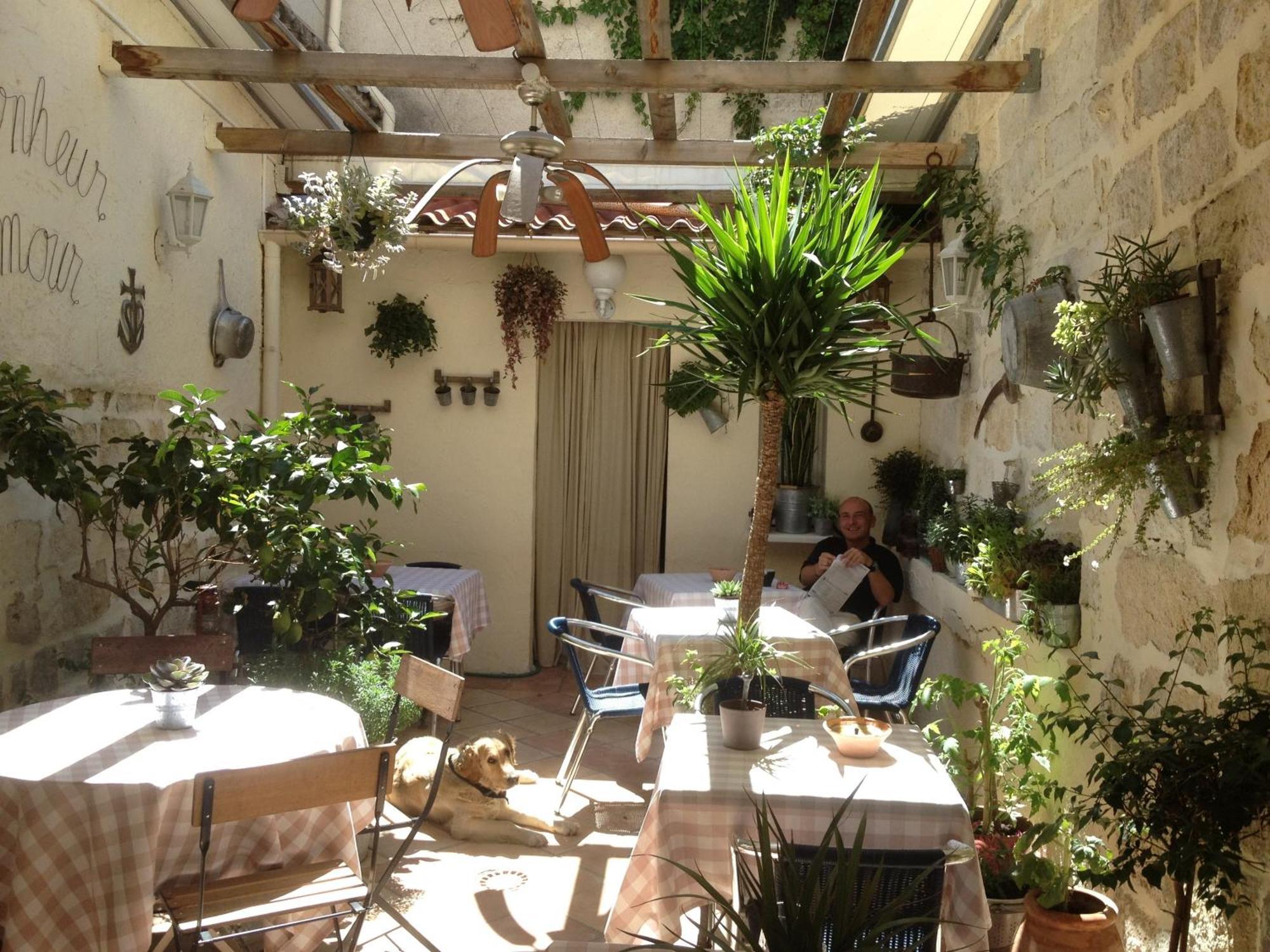 Hotel Restaurant Le Provencal لو غراو دو روا المظهر الخارجي الصورة