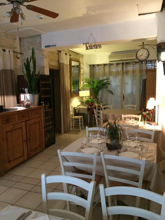 Hotel Restaurant Le Provencal لو غراو دو روا المظهر الخارجي الصورة