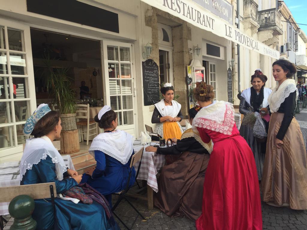 Hotel Restaurant Le Provencal لو غراو دو روا المظهر الخارجي الصورة